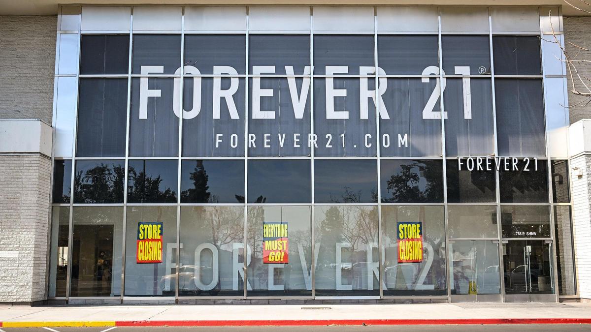 Forever 21, the clothing store that resided in the old Gottschalks space at Fashion Fair mall in Fresno is closing.