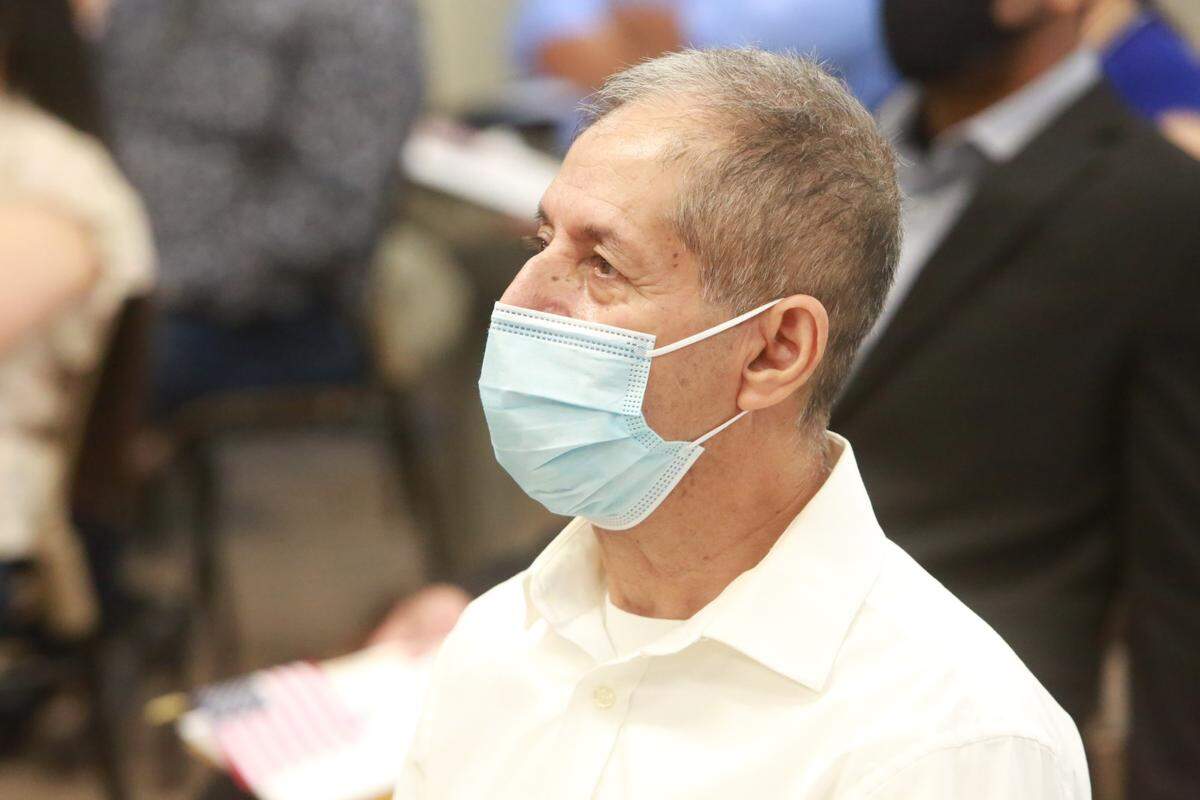José Guadalupe Quezada Sandoval fue una de las 102 personas del Valle provenientes de 20 países que se convirtieron en ciudadanos americanos la mañana del jueves (21 de julio) en las oficinas del Servicio de Ciudadanía e Inmigración de Estados Unidos en Fresno.