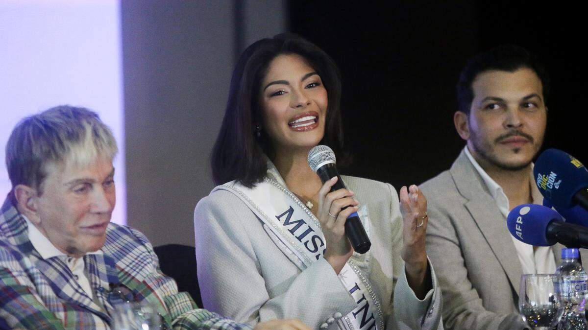 La Miss Universo 2023, la nicaragüense Sheynnis Palacios, habla durante una rueda de prensa este martes en Ciudad de Panamá. Palacios abogó este martes en Panamá por hacer más hincapié en el tratamiento de la salud mental de la población, especialmente en la ansiedad, una “emoción” a aprender a gestionar que no se debe ver como una “enfermedad”. / Miss Universe 2023, Nicaraguan Sheynnis Palacios, speaks during a press conference this Tuesday in Panamá City. Palacios advocated on Tuesday in Panamá for placing more emphasis on the treatment of the mental health of the population, especially on anxiety, an “emotion” to learn to manage that should not be seen as a “disease.”