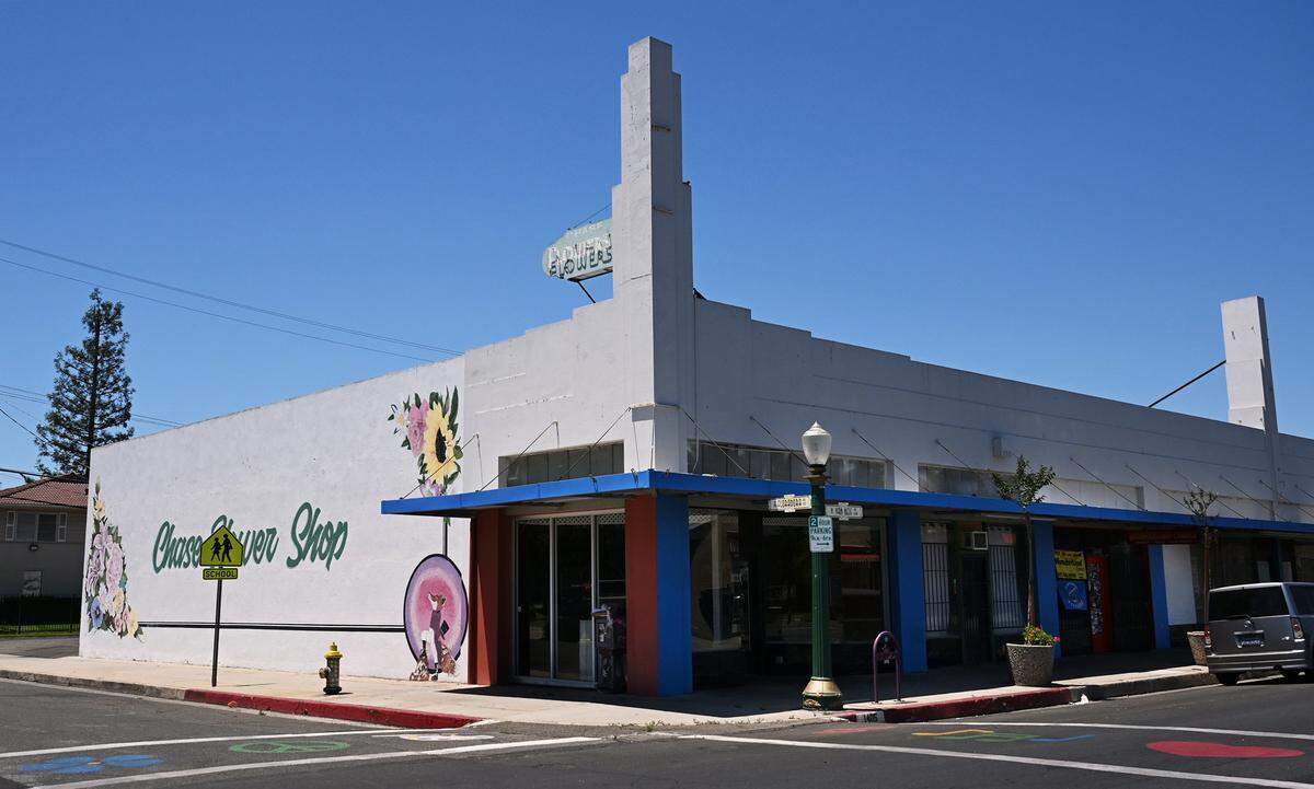 Chase Flower Shop on Van Ness in the Tower District has closed, photographed June 3, 2026. The business, located on Van Ness since 1971, held a business closure sale last month.