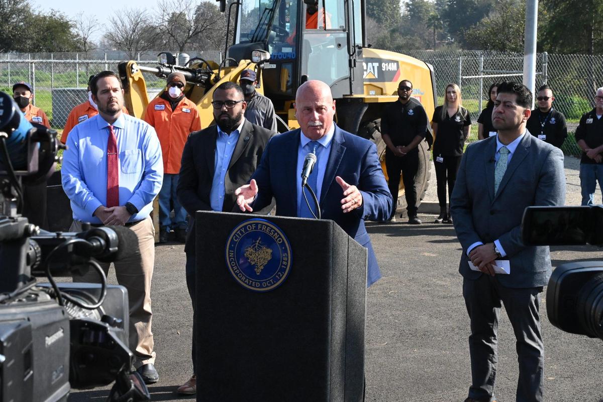 Fresno Mayor Jerry Dyer, center, announces the unhoused will receive help from Homeless Assistance Response Team (HART) during a press conference Tuesday, Jan. 25, 2022 in Fresno.