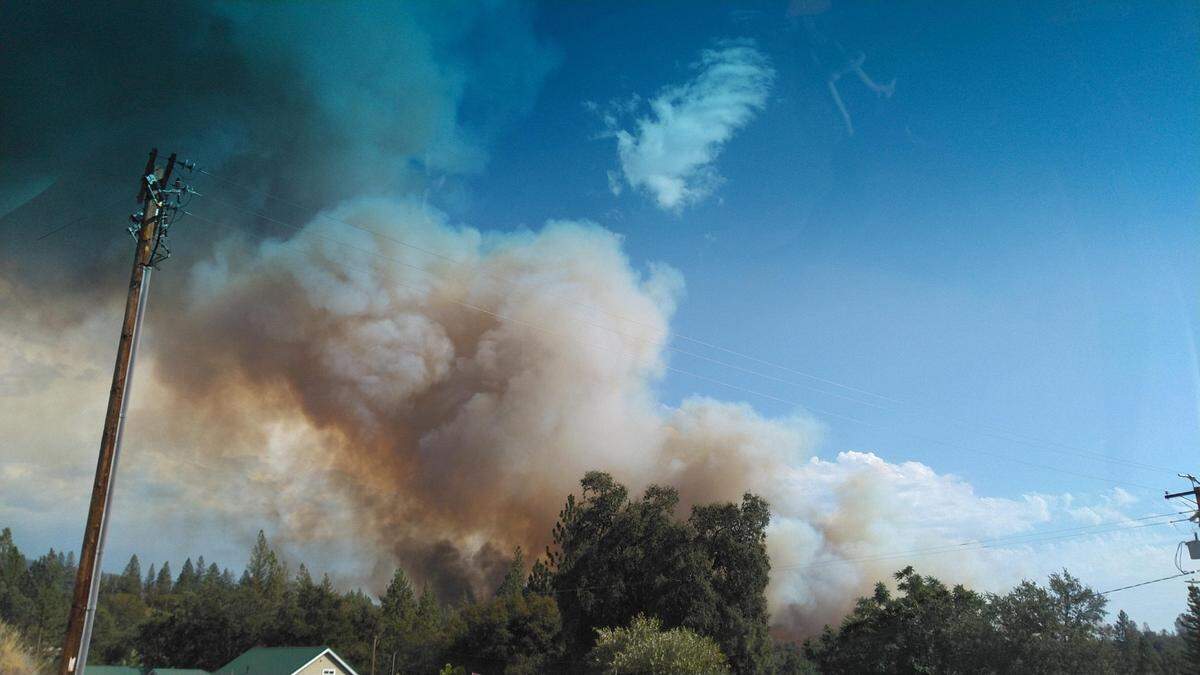 A new wildfire in the North Fork area, as seen from the North Fork Market parking lot around 3:30 p.m. Sept. 7, 2022, shared on Facebook by Kimberly Hastings.