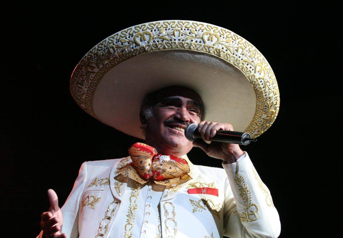 Mexican ranchera music superstar Vicente Fernandez performed to a near sellout crowd at Selland Arena in Fresno on May 26, 2007.