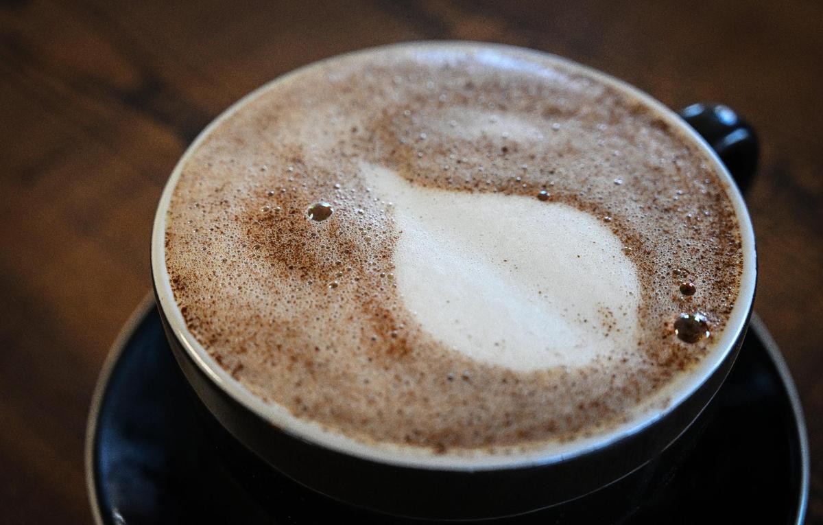 Un moca mexicano de Mi Cafesito, que acaba de abrir un nuevo local en la zona de Tower Village, en las avenidas Van Ness y Home de Fresno.
