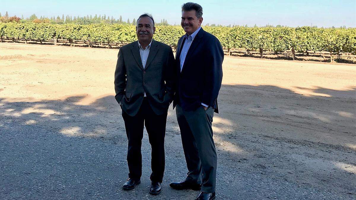 At left, Gary Serrato, general manager of the Fresno Irrigation District, was named the 2018 Agriculturist of the Year and Nish Majarian, the chief executive officer of Agrian, which was named the 2018 Ag Business of the Year.
