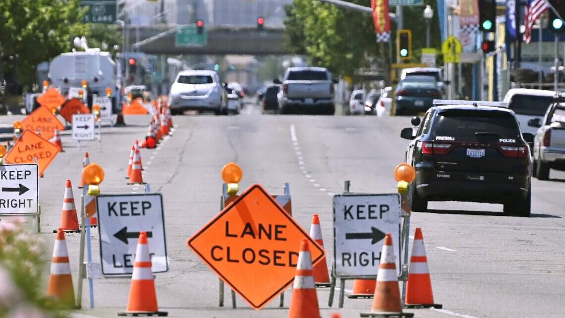 Blackstone makeover in Fresno includes wider sidewalks, bike lanes — fewer car lanes