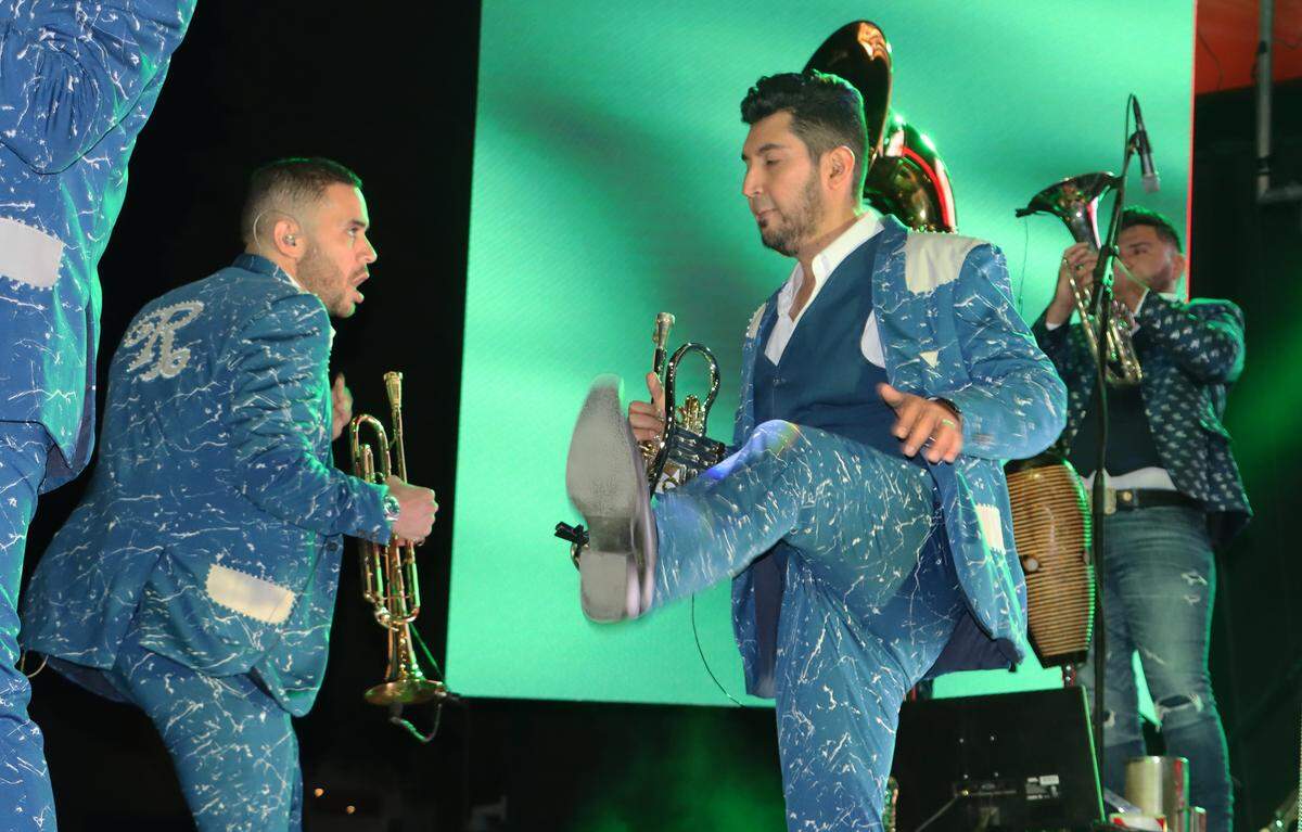 Banda El Recodo durante el último concierto del año en el parque Chukchansi en Frenso el 29 de octubre, 2022.