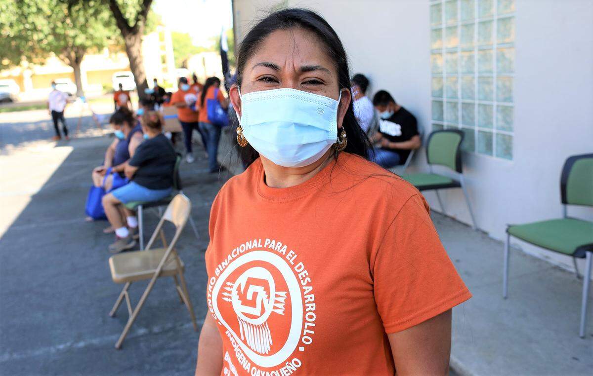 Oralia Maceda, quien es mixteca y es directora de programas del Centro Binacional para el Desarrollo Indígena Oaxaqueña ayudó a organizar un evento de vacunación el 12 de junio del 2021 en Fresno.