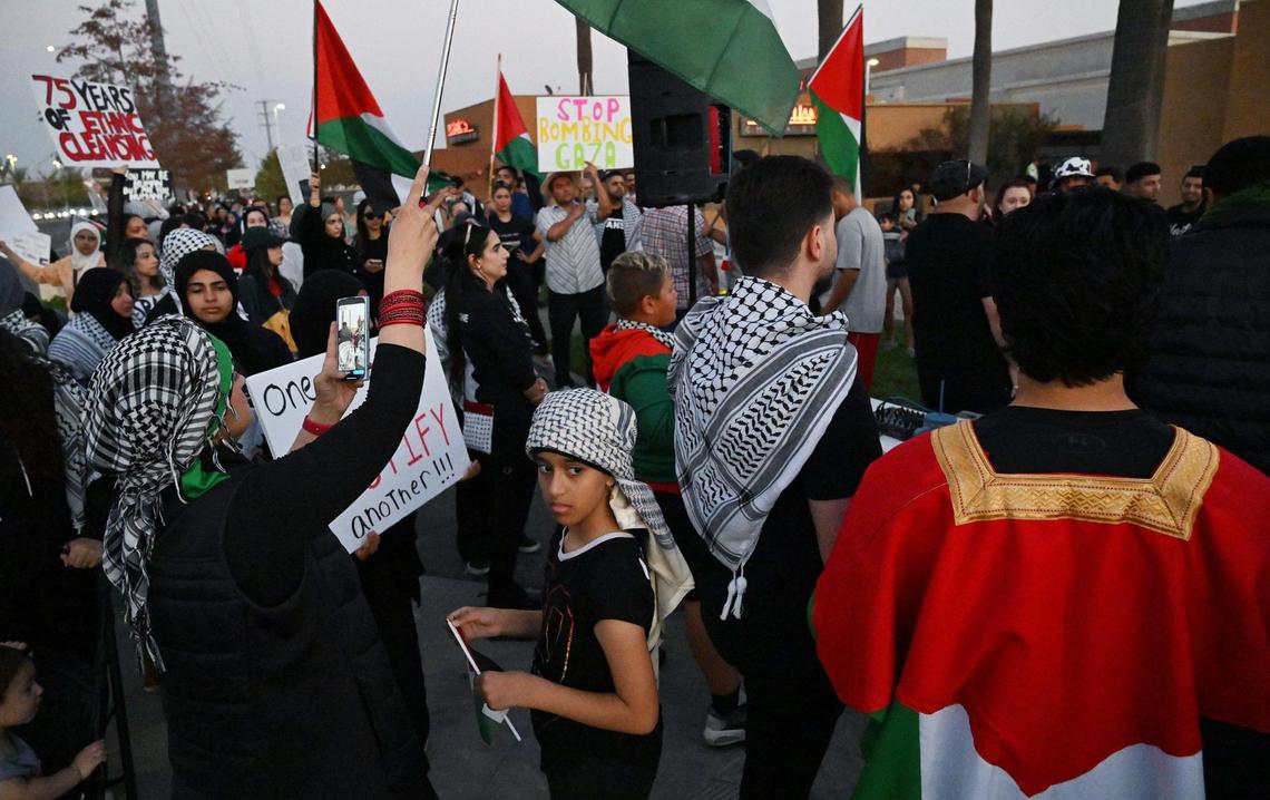 Hundreds of Palestinian supporters rallied at Blackstone and Nees avenues to show support for Palestinians Tuesday evening, Oct. 17, 2023 in Fresno.