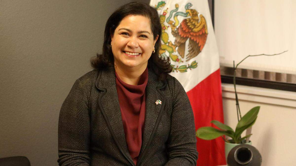 Adriana González Carrillo, cónsul titular del Consulado de México en Fresno regresa a México. Planea tomar un año sabático. González Carrillo se sentó con Vida en el Valle el 26 de febrero para contestar 10 preguntas para conocerla de una manera más personal.