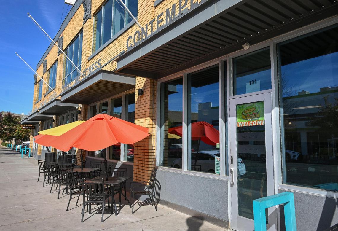 La Jacka Restaurant recently opened in the former Bitwise South Stadium building at 700 Van Ness in downtown Fresno where they prepare and serve vegan Mexican cuisines.