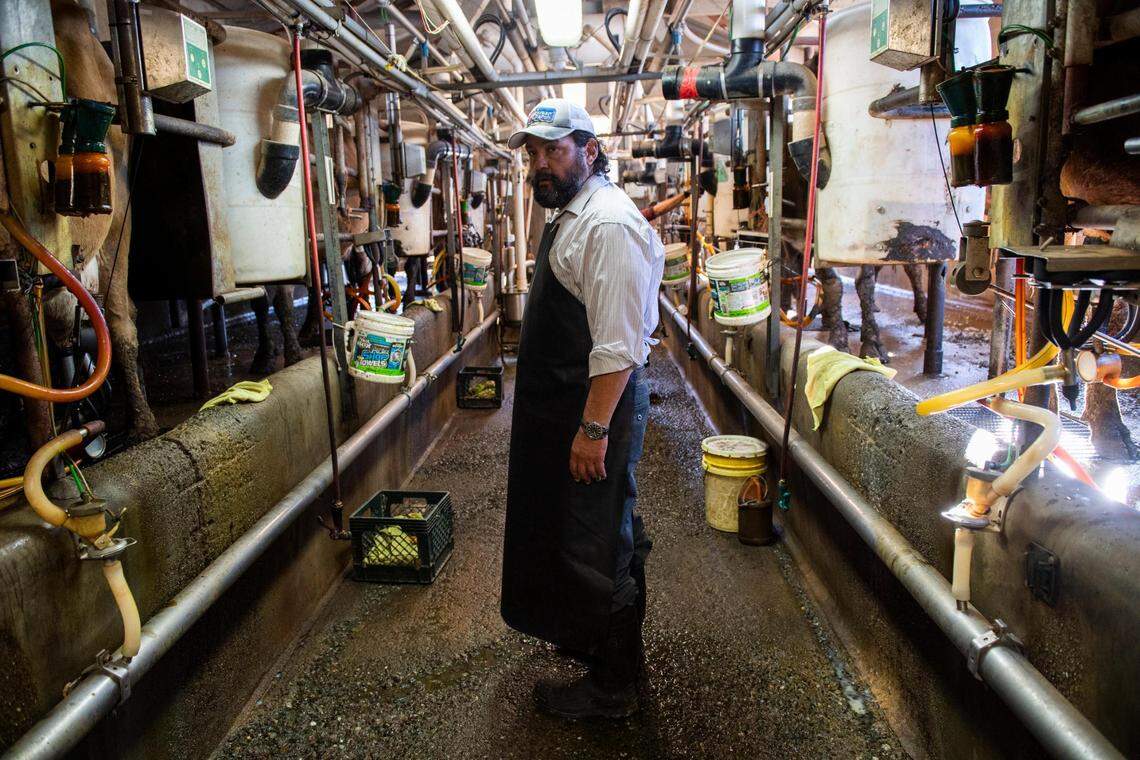 El actor Daniel Mora platicó recientemente con Vida en el Valle sobre cómo fue personificar a Rafael Morales en la serie de televisión ‘Casa Grande’, que ahora se transmite solo en Amazon Freevee y Amazon Prime.