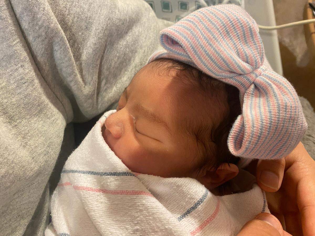 Elianna Luna Corona arrived at 12:19 a.m. Elianna was six pounds, 14 ounces and 19 1/2 inches.&nbsp;