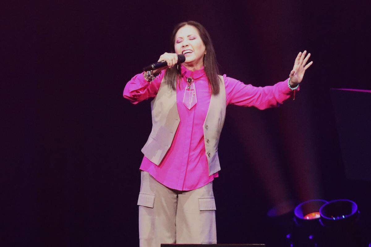Mexican legend Ana Gabriel performs during her ‘Claro de Luna” Tour at Save Mart Center on Sept. 6, 2025, in Fresno.