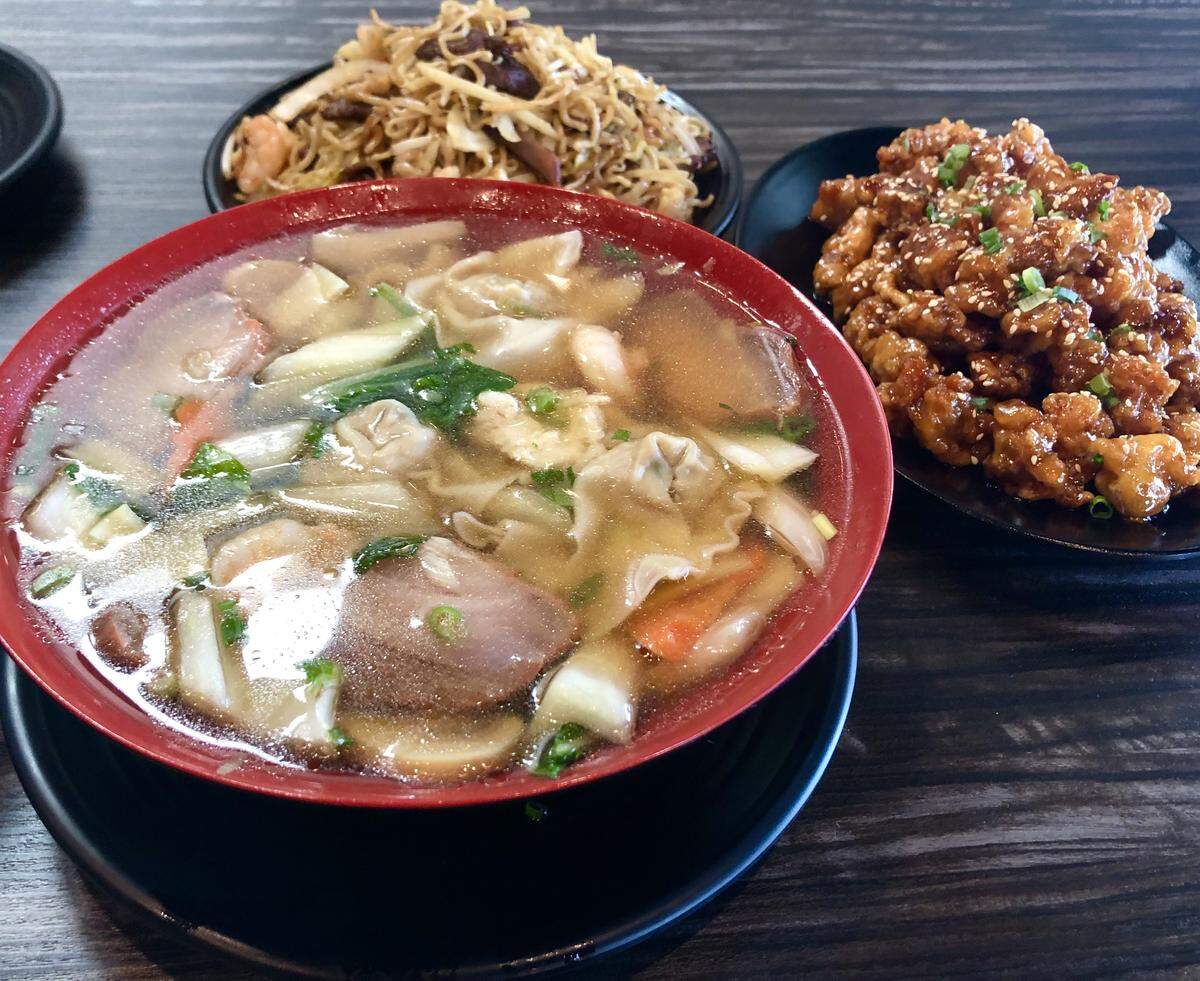 Dragon Wok, a fast casual Chinese restaurant in northeast Fresno, has been drawing rave reviews since holding a soft opening in October.
