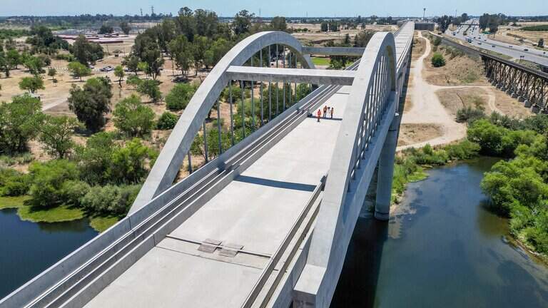 CA High-Speed Rail adds delay — and is criticized in review for obscuring new timeline