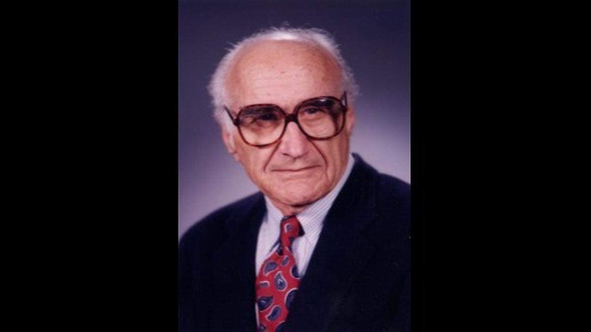 A grassroots effort from Fresno’s Armenian community is pushing for Fresno Unifieid’s new campus to be named after H. Roger Tatarian — a renowned journalist, professor, author, and Fresno native.