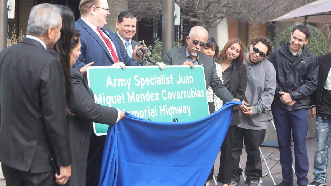 Kings County inaugura letreto conmemorativo en la Carretera 198 para soldado caído en Iraq