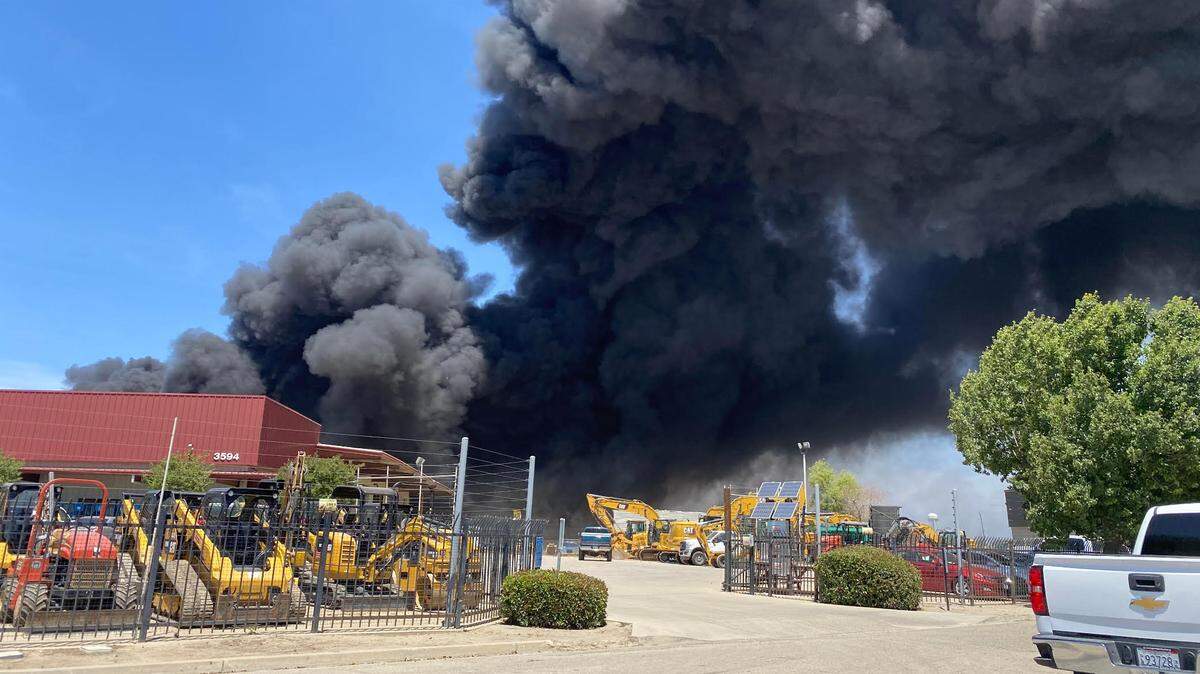 A fire sparked up at Fresno Foreign Wrecking involving as many as 50 cars on Thursday.