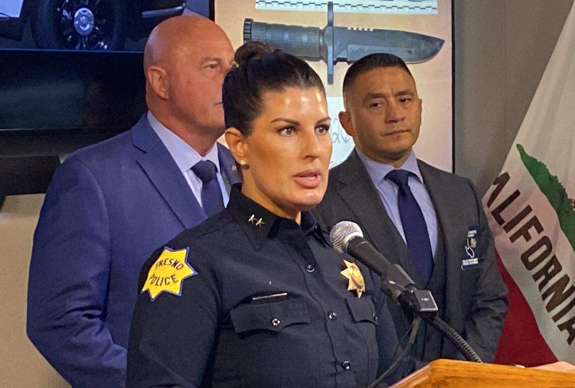 La jefa de policía interina, Mindy Casto, habla en una conferencia de prensa el 28 de octubre.