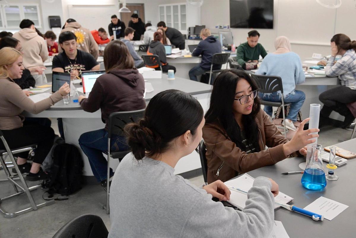 Students are seen in class at Fresno City College’s new Science Building Monday, Jan. 13, 2025 in Fresno.