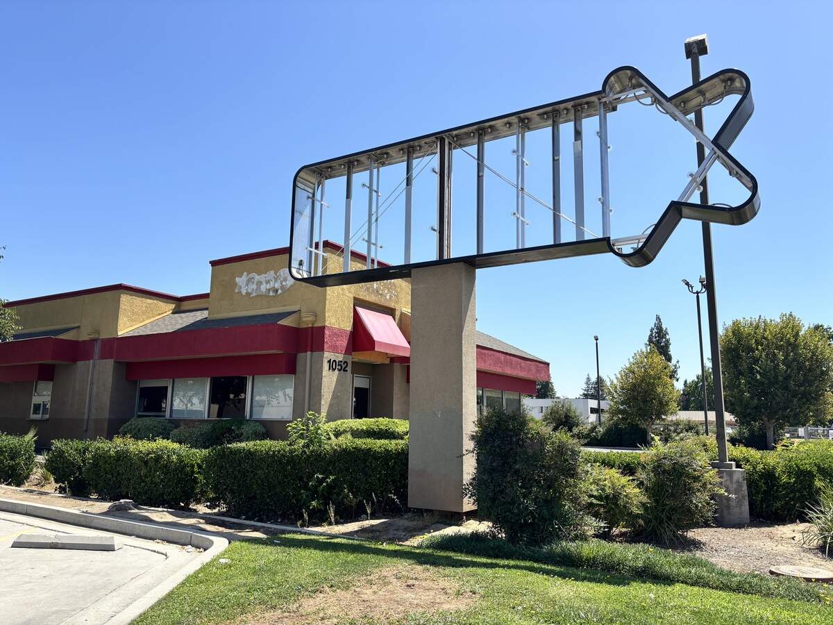 The Carl’s Jr. on Shaw Avenue and First Street is closed, all of its signs removed.