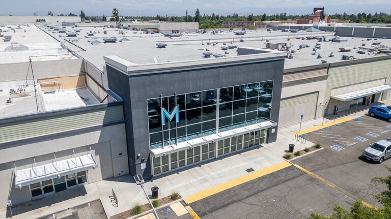 Fresno’s ‘first mall’ was to become big Blackstone Ave. housing project. What happened?