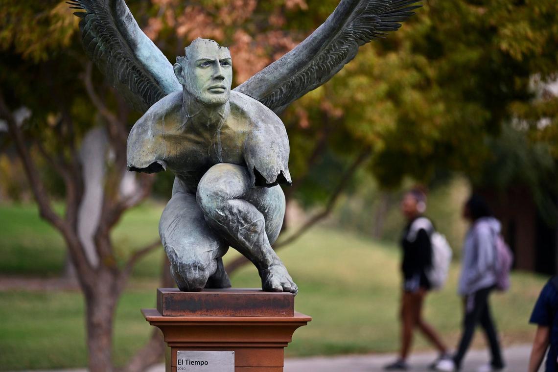 The bronze sculpture El Tiempo, part of the five piece installation titled “Wings of the City” by Mexican artist Jorge Marín is now on display along Fresno State’s Maple Mall hrough 2025. The exhibit consists of five bronze, mythical sculptures and is sponsored by México Consulado en Fresno and Diplomacia Cultural de México.