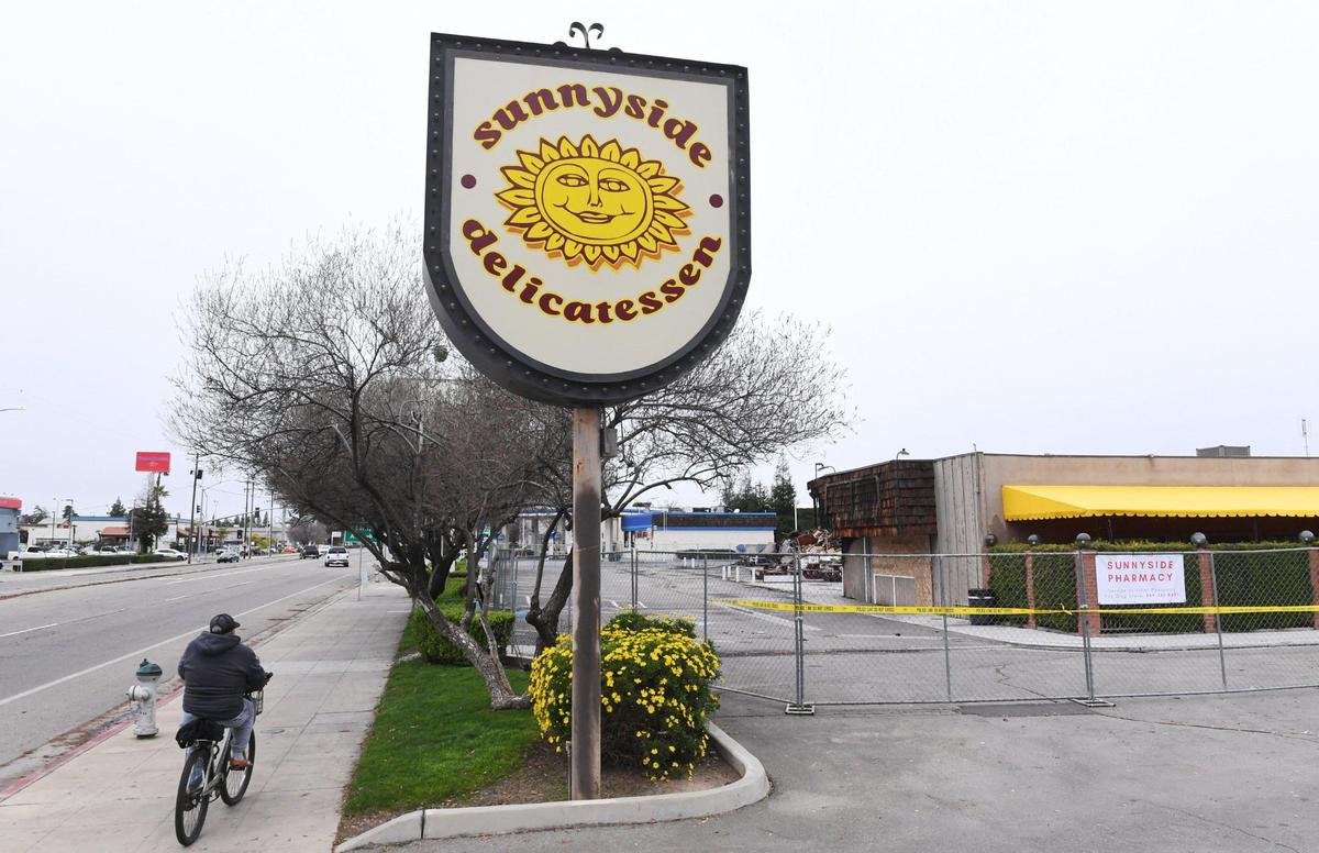 Sunnyside Deli and the building it was located in is shown following a fire. Photographed Wednesday, Jan. 11, 2023 in Fresno.