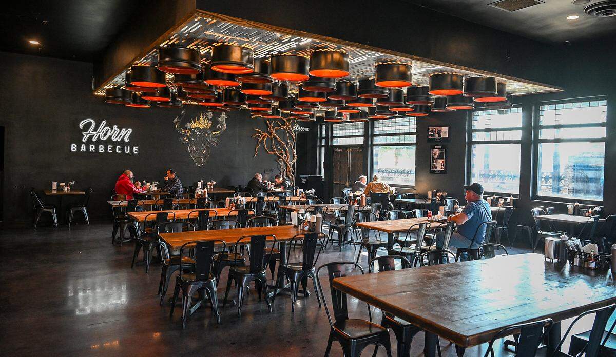 A lunchtime crowd begins to fill the tables inside Horn Barbecue in Fresno's Granite Park shopping center on Friday, Jan. 23, 2026. The long-anticipated barbecue restaurant opened on Tuesday, Jan. 20.