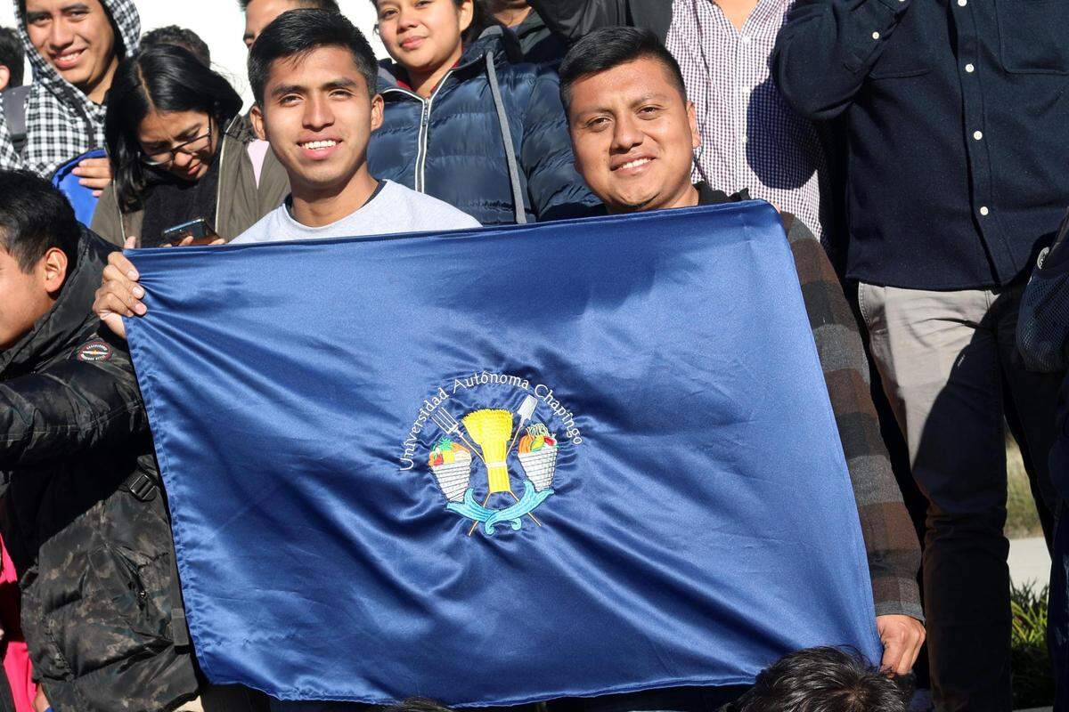 Estudiantes universitarios de la Universidad Autónoma Chapingo, una de las principales instituciones agrícolas de México, visitan la Universidad de California, Merced el miércoles, 1 de marzo durante un viaje educativo de 10 días a los Estados Unidos. S