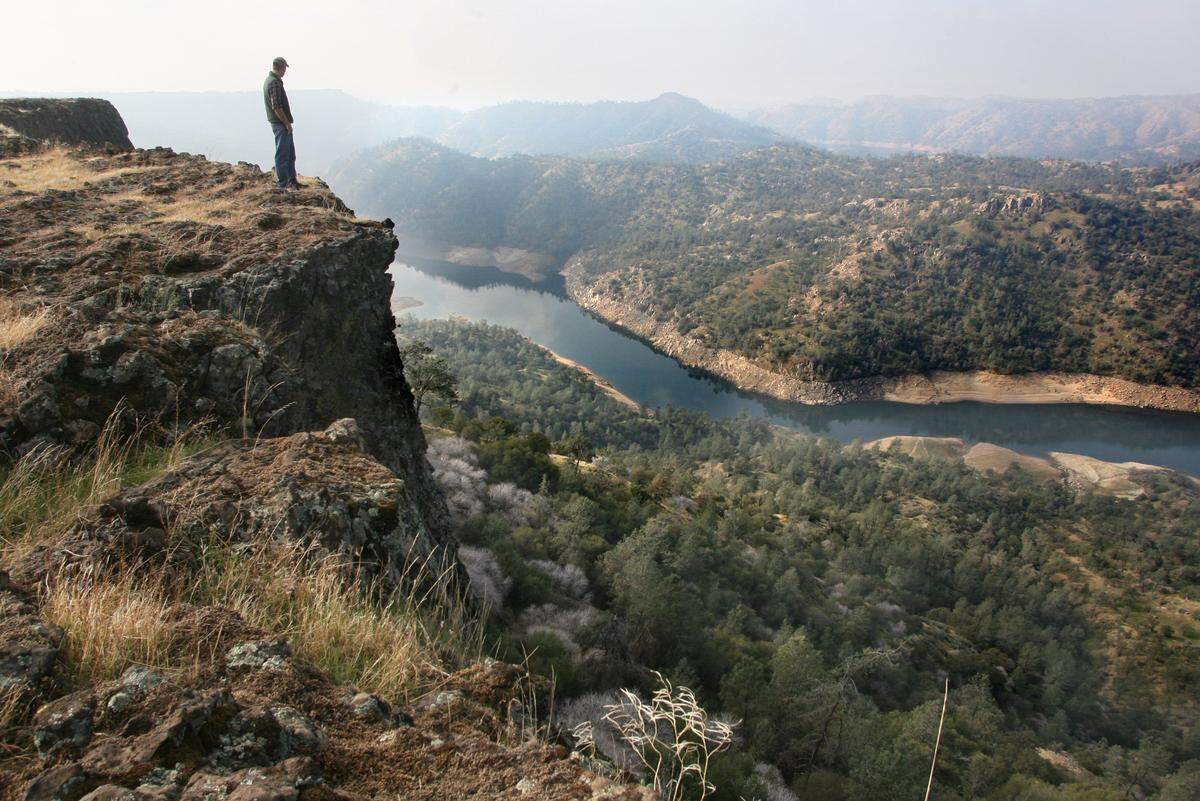The proposed Temperance Flat dam would be beyond the first ridge in the center of this photo.