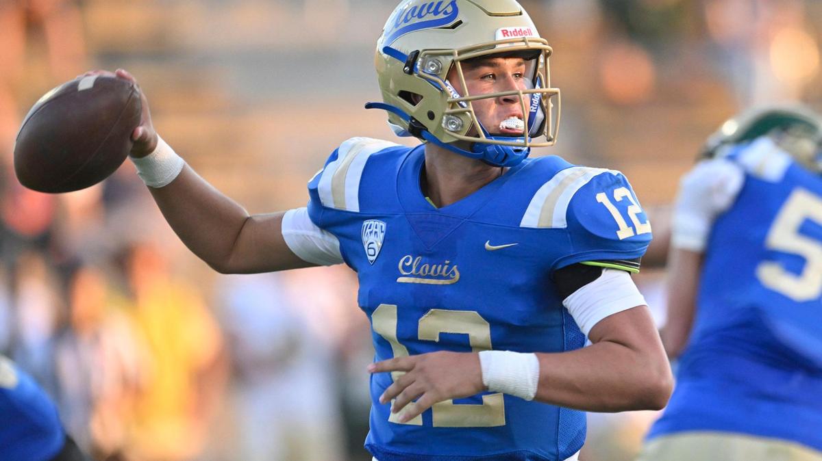 Clovis High quarterback Deagan Rose prepares to throw against Garces in the first game of the season Thursday, Aug. 17, 2023 in Clovis.