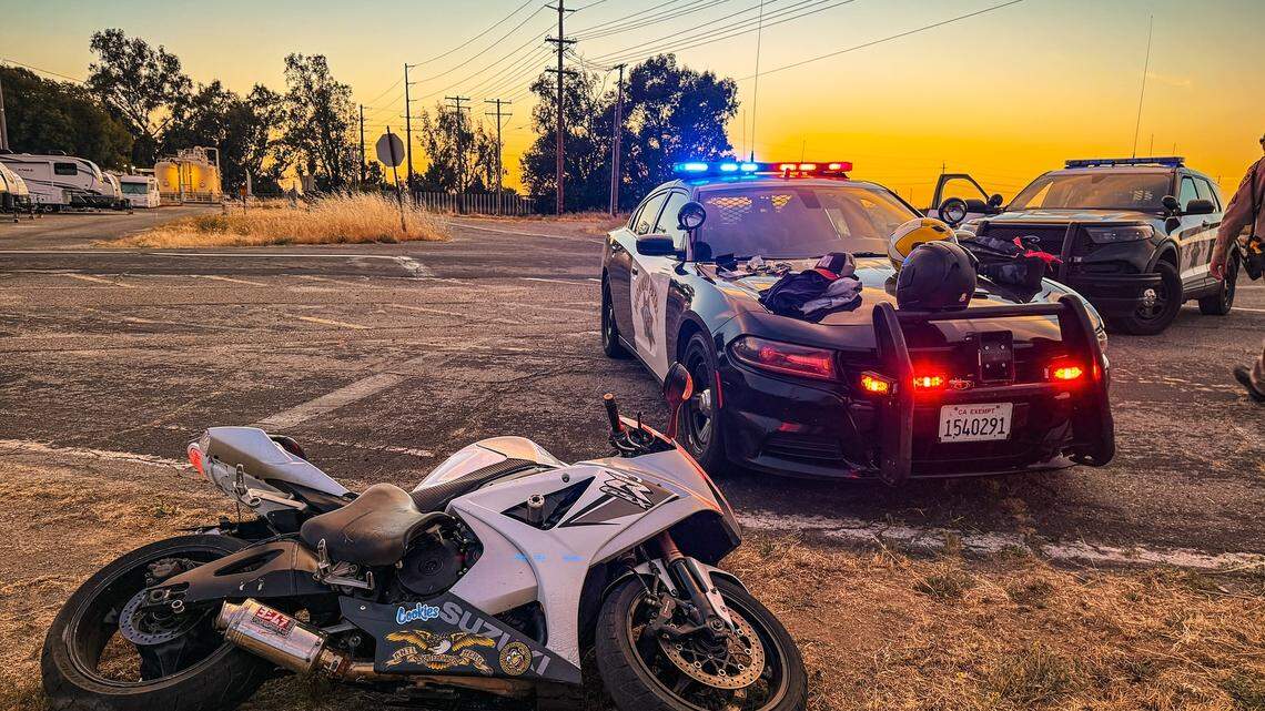 Motorcyclist leads CHP officers in short chase in Merced County before crashing