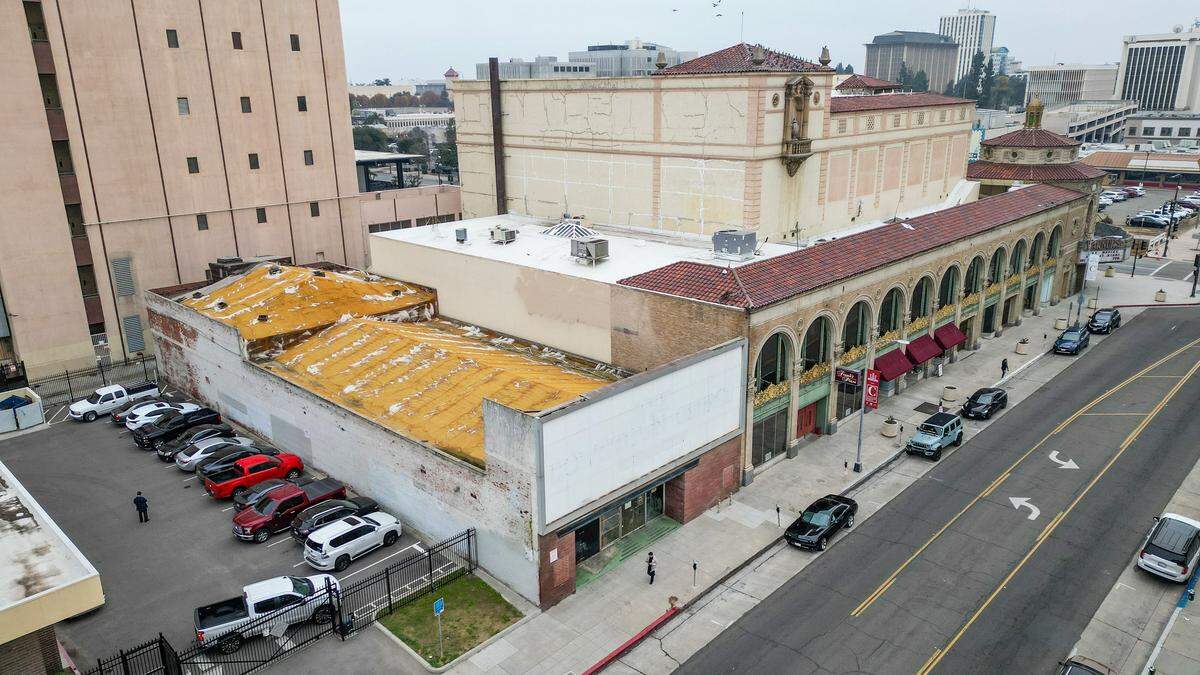 A vacant 9,500-square-foot building on Fulton Street in downtown Fresno is causing concern for the historic Warnors Theatre next door. The building at 1440 Fulton has received numerous code enforcement notices and has the theatre worried about pest problems and increased fire risk to the historic venue.