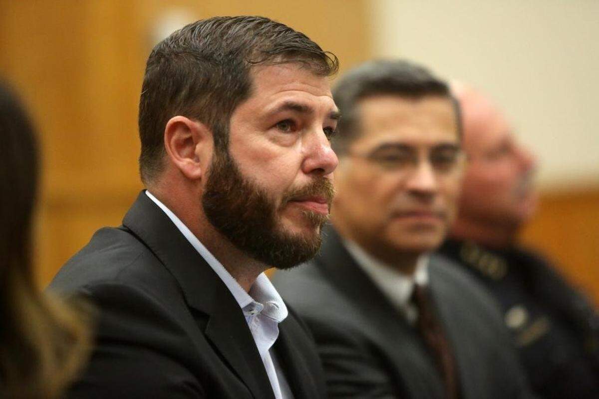 California Attorney General Xavier Becerra attended a roundtable at the state building in Fresno that was organized by Assemblymember Joaquín Arámbula.