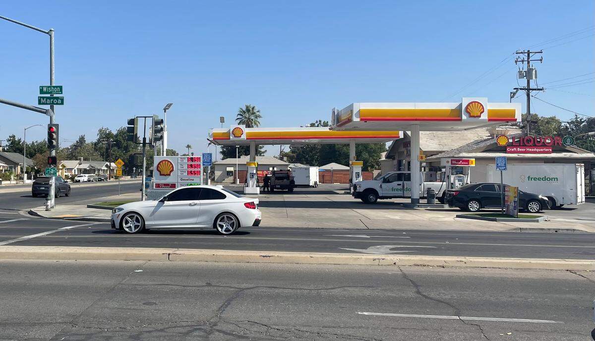 A Shell station at the corner of Maroa and Shields avenues in central Fresno was selling unleaded regular for $6.19 a gallon on Thursday, Oct. 13, 2022.