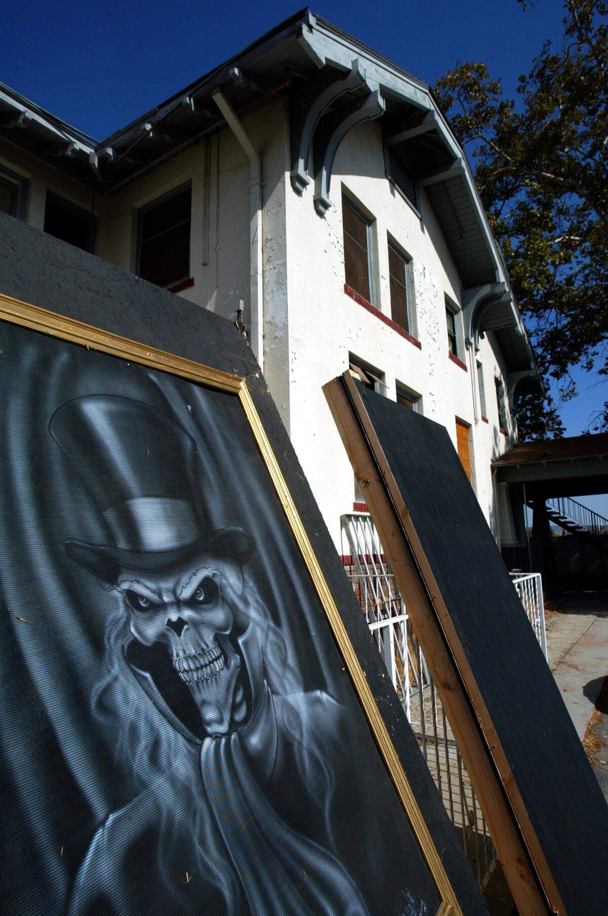 The city of Clovis pulled the plug on the Scream If You Can haunted house in Clovis. Owner Todd Wolfe was selling all of his Halloween decorations, props and mechanized exhibits on Clovis Avenue on Oct. 14, 2004.