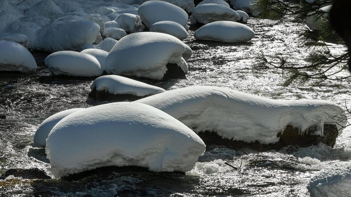 Mobile home residents in Bass Lake ordered to evacuate. Snow buildup is ‘threat to life’