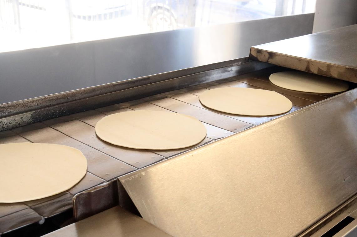 Tortillería Ortuño abrió sus puertas en el 4542 de la Avenida Belmont en Fresno el 10 de septiembre del 2023. La ubicación en Fresno es la segunda sucursal para Ramiro Ortuño Ortiz y su familia, ya que hace tres años abrió dos tortillerías móviles en Modesto.