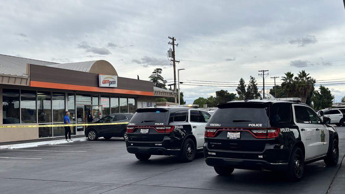 Driver stabbed during road rage fight in Fresno AMPM parking lot, police say