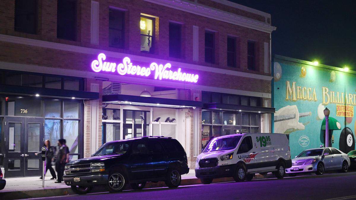 The new neon sign for Sun Stereo Warehouse is seen along Fulton Street in the Brewery District Thursday night, Feb. 9, 2023 in downtown Fresno.