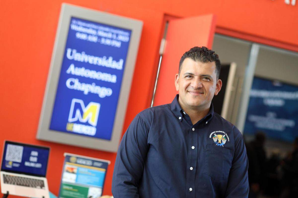 Jaime Urzua Gutiérrez, profesor de la Universidad Autónoma de Chapingo, y coordinador del viaje universitario de 10 días a California, que incluyó la visita a la Universidad de California, Merced el 1 de marzo.