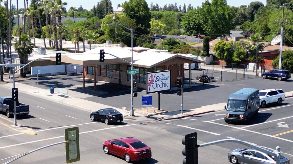 Top stories: BBQ on Shaw, tuberculosis in Fresno school, Karbassi lapping field on donations