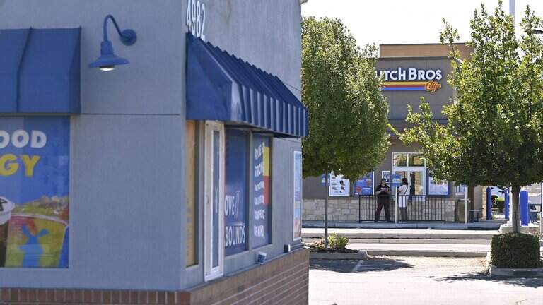 Why did Dutch Bros open a coffee shop 150 feet from an existing one in Fresno?