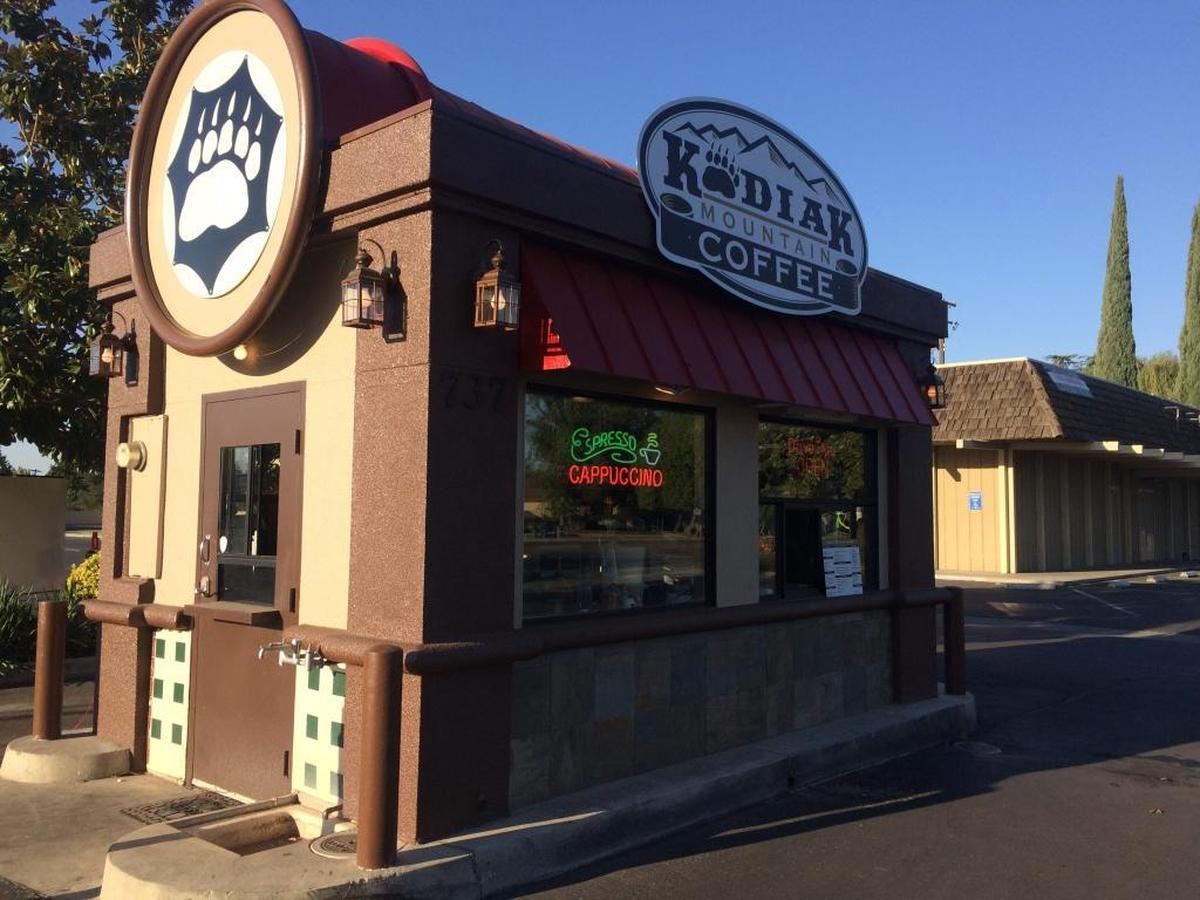 Kodiak Mountain Coffee has opened at Barstow Avenue and First Street, just a stone’s throw from the Triangle Drive-In.