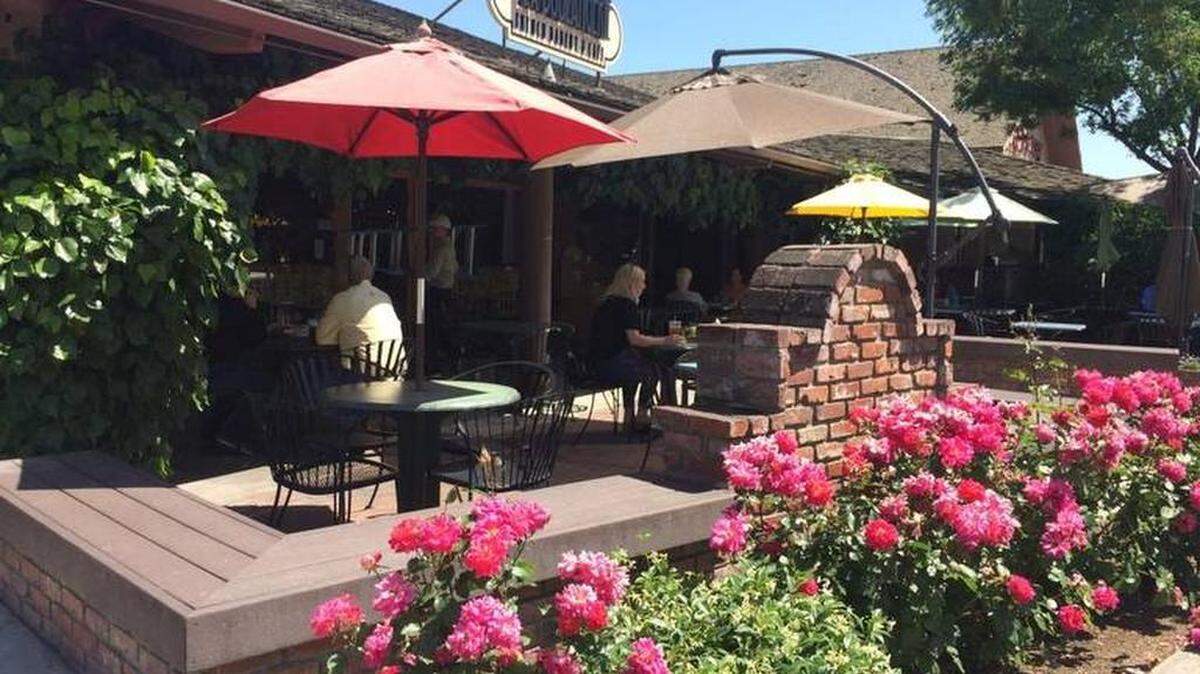 La Boulangerie French Bakery & Cafe in Fig Garden Village is a popular lunch spot also known for its pastries and cakes.