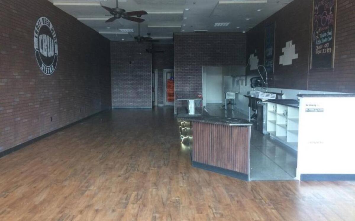 Craft Beer Wine Bistro, which also served food, closed barely a year after it opened. The local business was one of the first to open in a new shopping center at Friant Road and Fresno Street near Sportsman’s Warehouse.