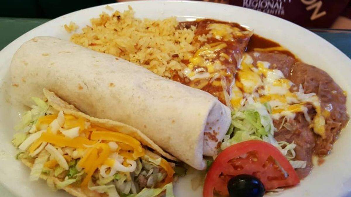 Toledo's Mexican Restaurant se remonta décadas atrás, con varios restaurantes a lo largo de los años.