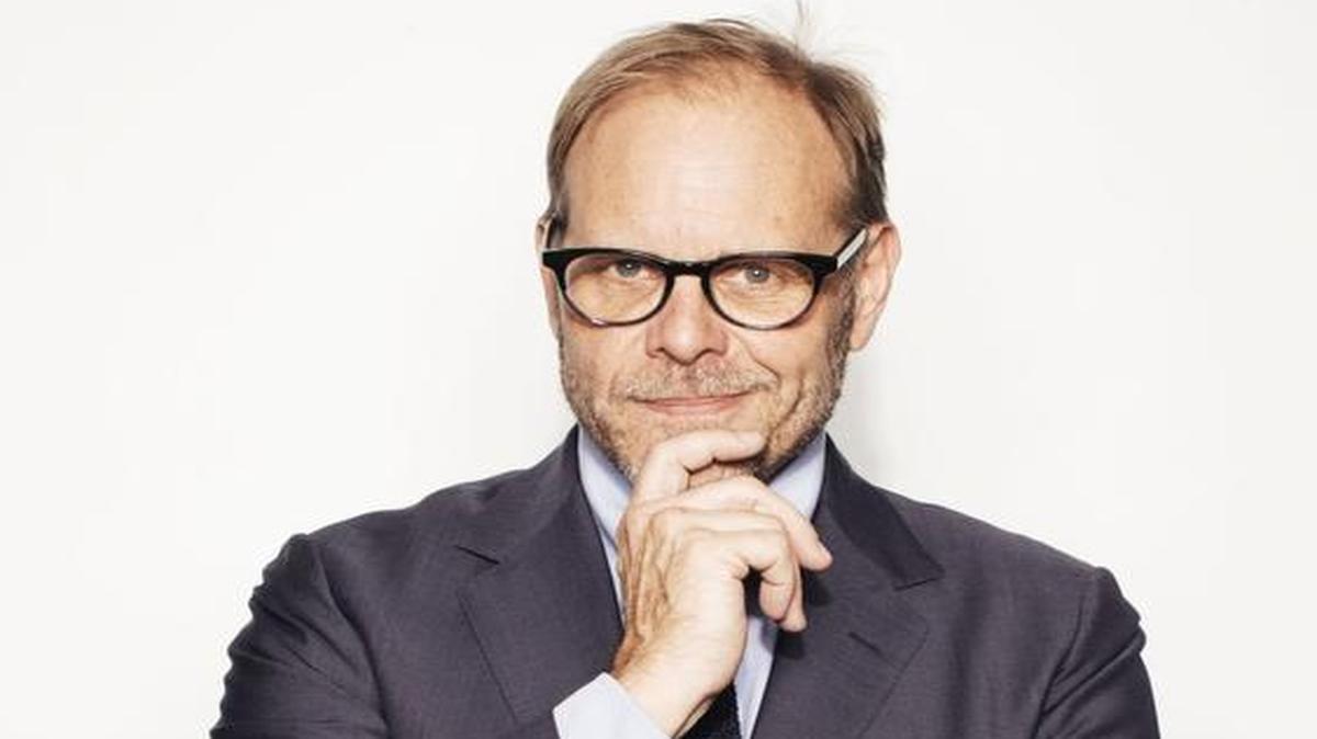 Alton Brown will perform Monday, March 20, at Fresno’s Saroyan Theatre.
